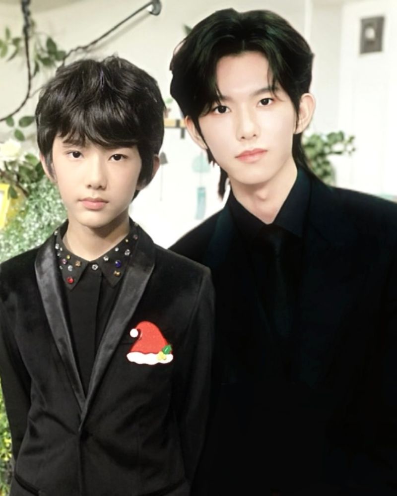 trai mặc vest trẻ