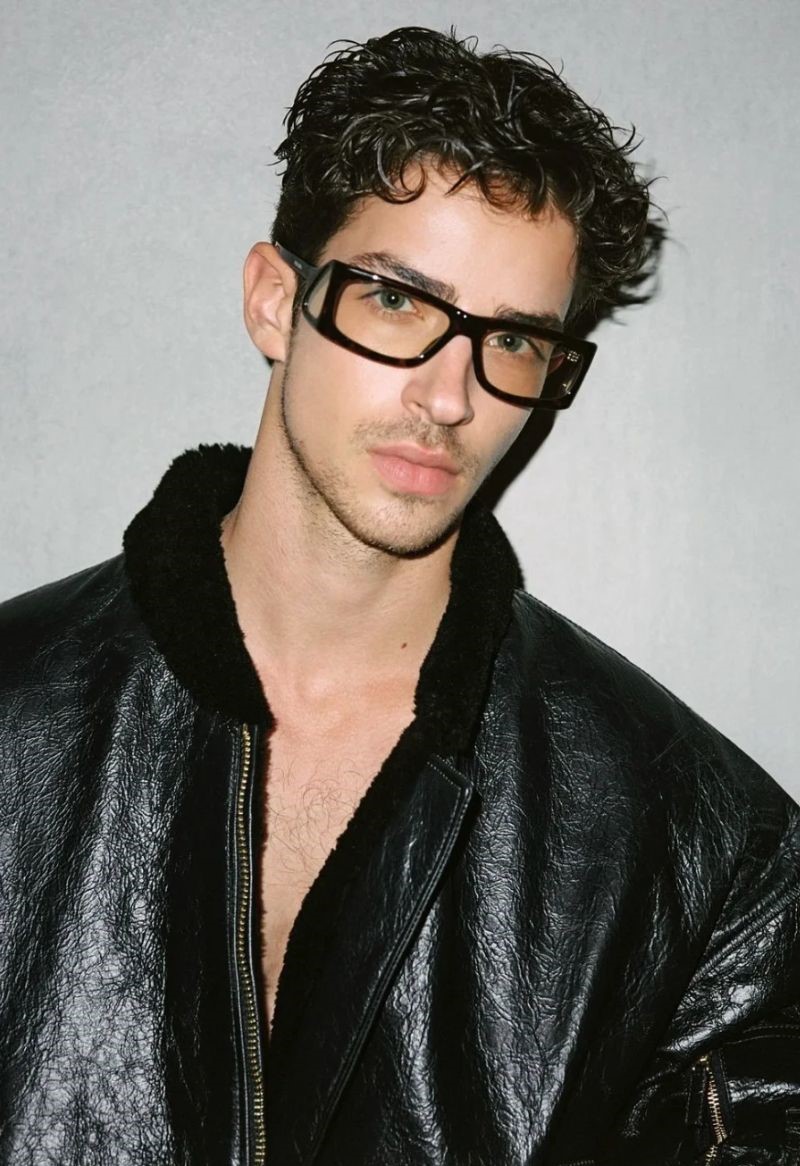 tai tây trung niên