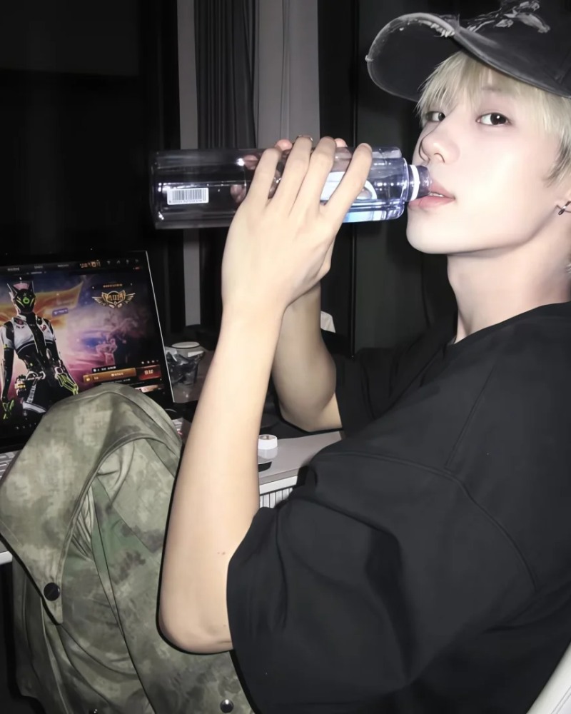 trai trung quốc uống nước